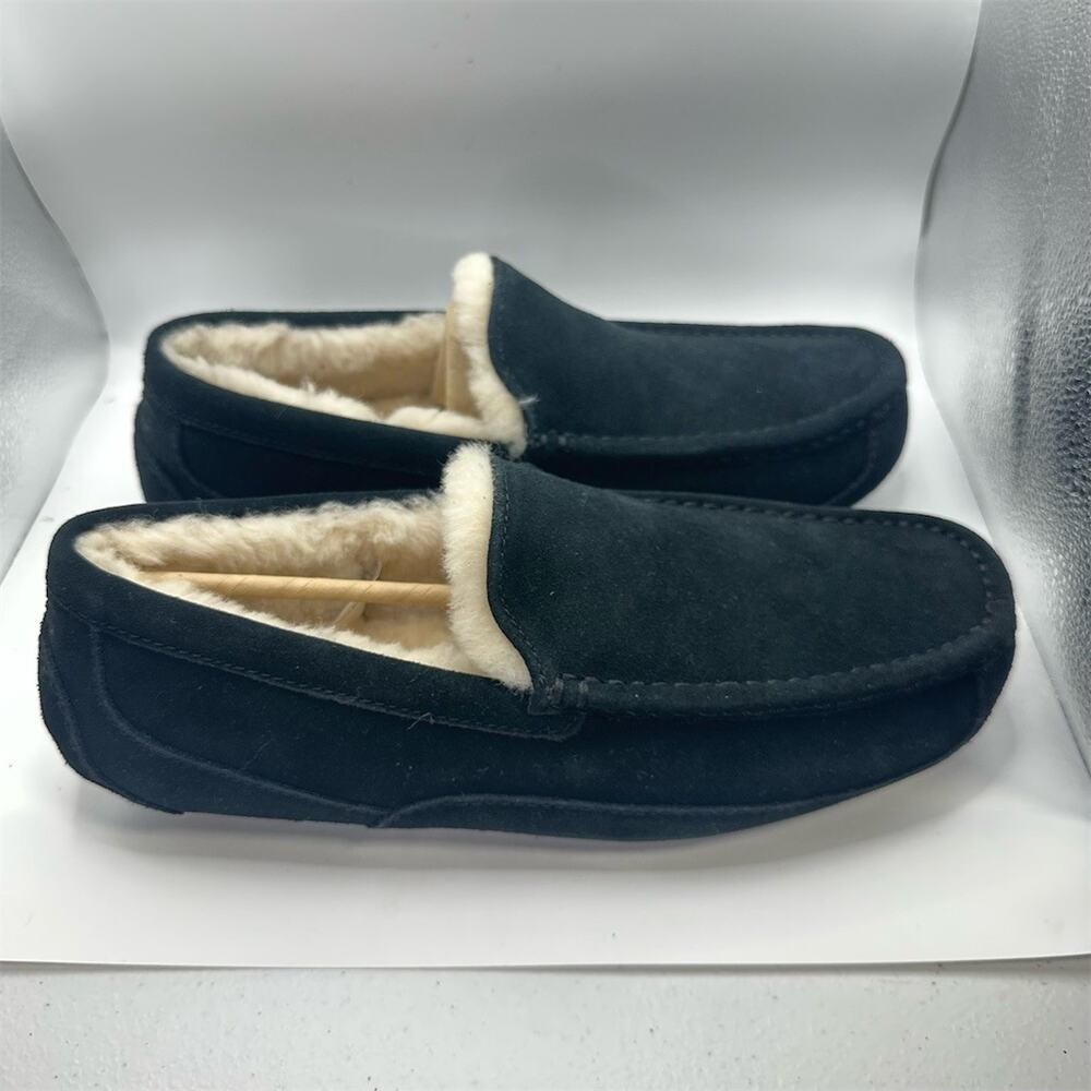 UGG Ascot Men's Slippers Black Moccasin Loafers Sheepskin Lined Size 11 - Picture 2 of 8